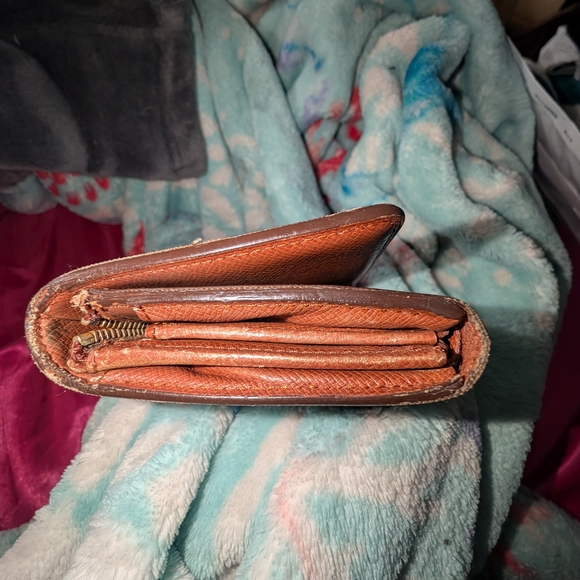 Vintage Louis Vuitton Brown Monogram Wallet - Picture 11 of 11